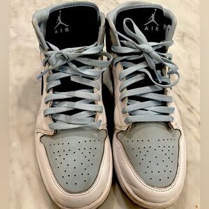 Authentic blue Jordan 1’s men’s size 10